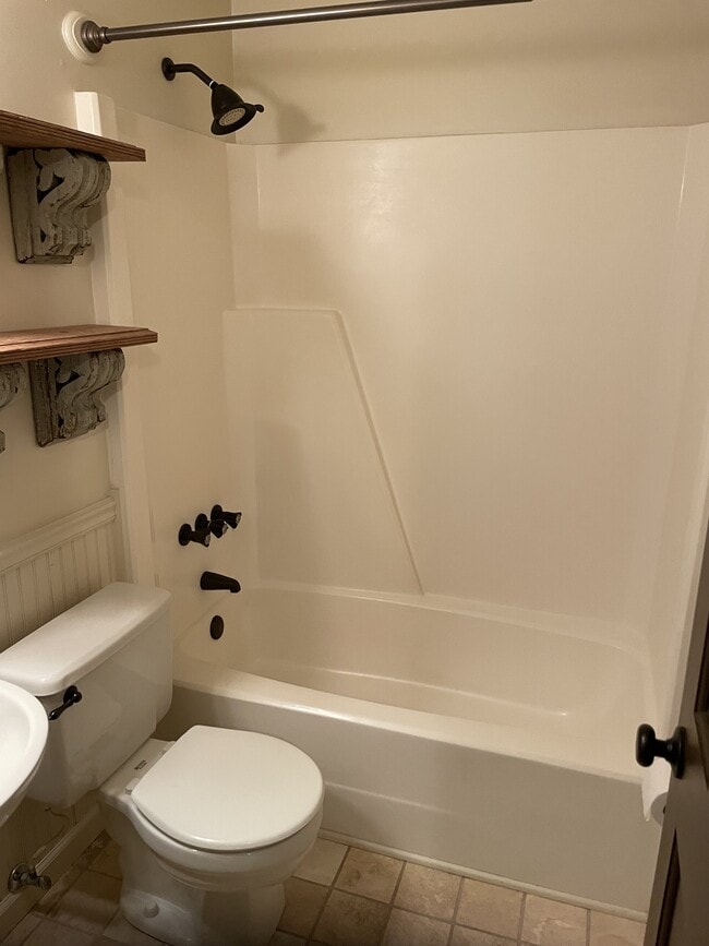 Photo - 725 Masons Beach Rd