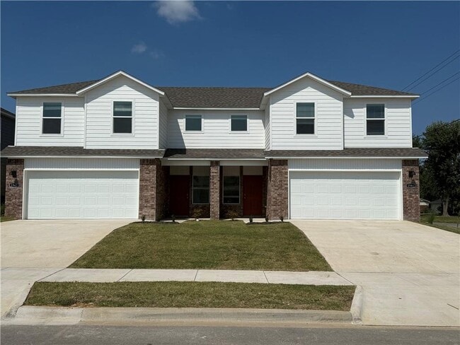 Building Photo - 1544 Bermuda St