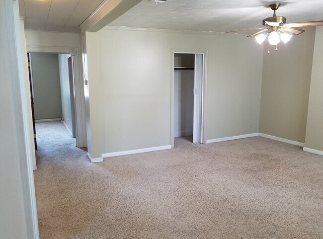 Photo - 983-995 National Rd