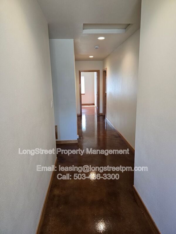 Photo - 132 SW Avery Ave