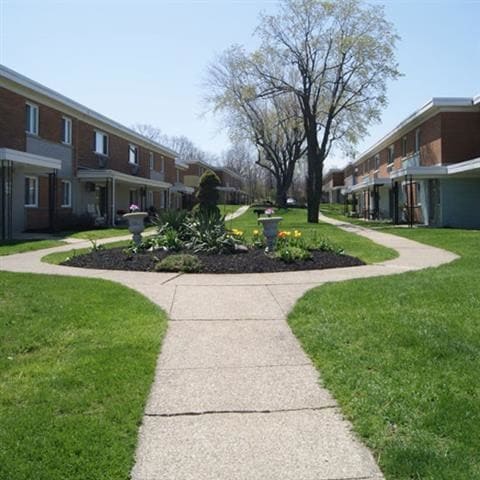 Cedarwood Estates Apartments