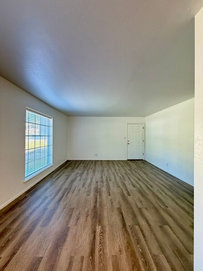 Photo - Beautiful Fully Remodeled 2 bedroom Townhome