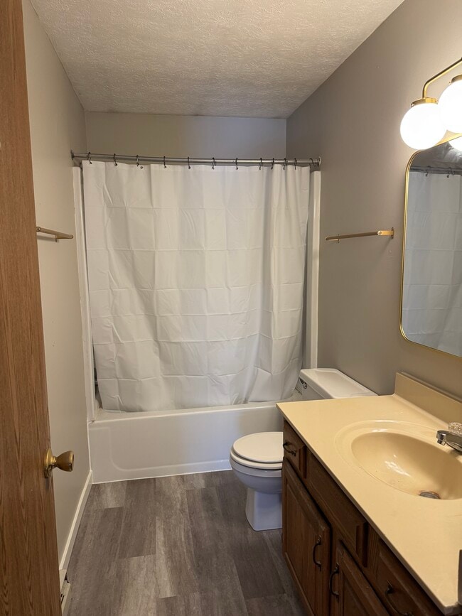 Photo - 1833 Cloveridge Dr