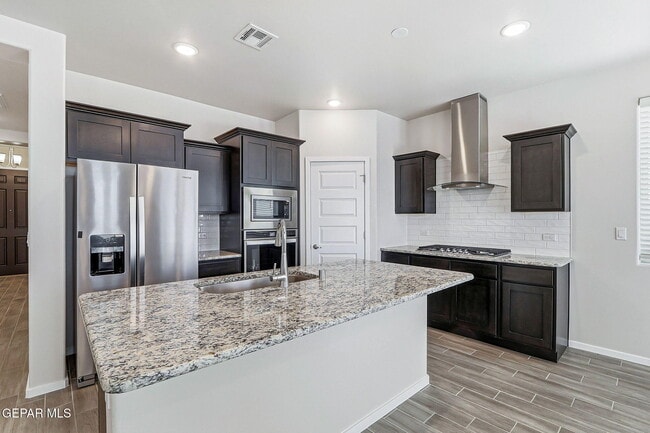 Photo - 13704 Harbottle St