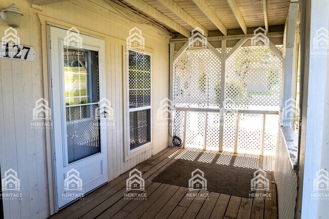 Photo - 91 Runaway Bay Dr