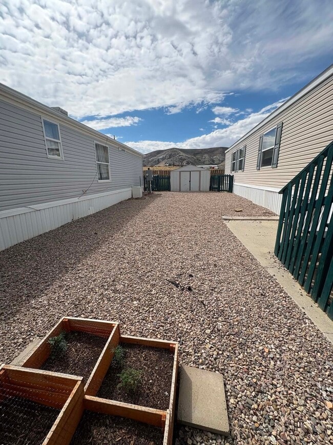 443 Valley View Ln