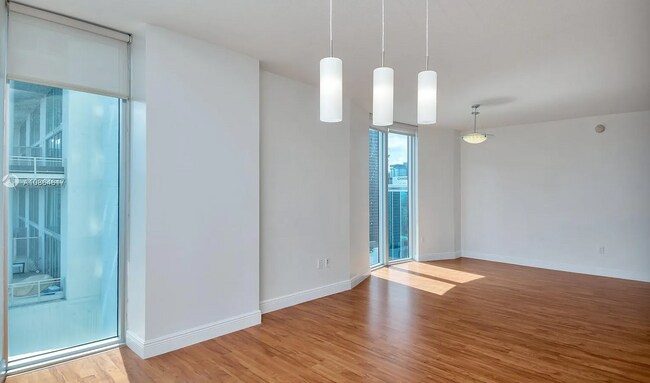 Photo - 185 SW 7th St Unit 2811
