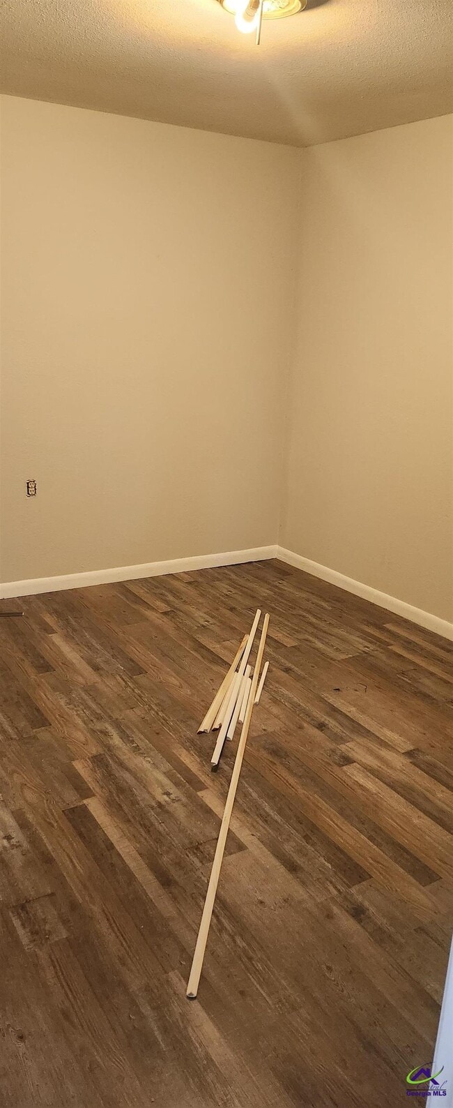 Photo - 402 Curtis St