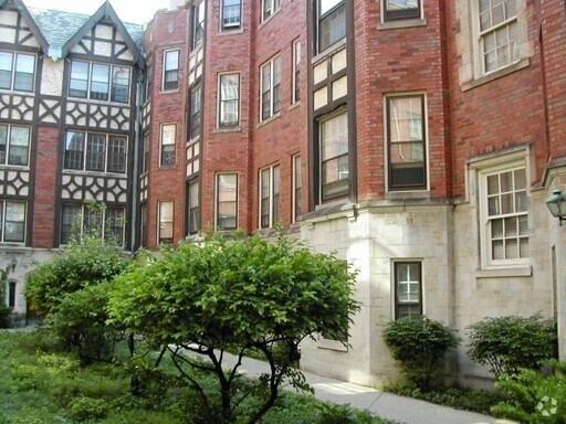 Building Photo - 1643 W Touhy Ave Rental
