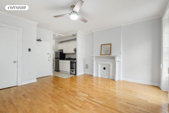 Photo - 1215 Bergen St