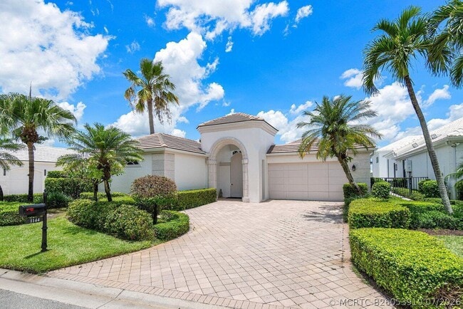 1144 Crystal Dr
