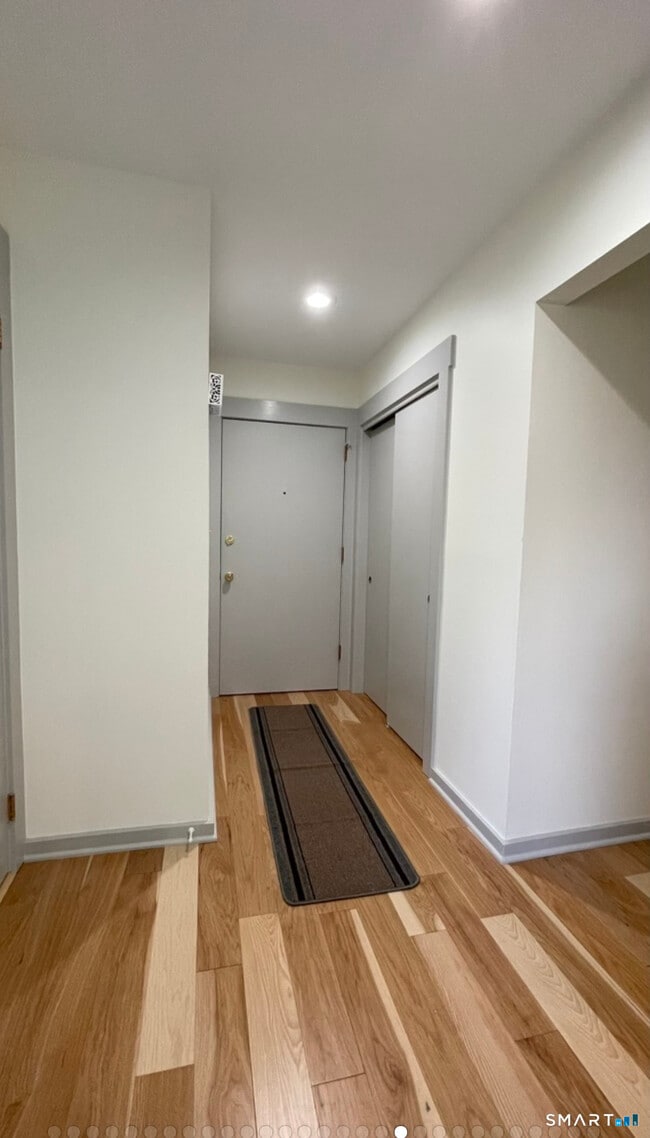 Photo - 14b Algonquin Ln Unit C