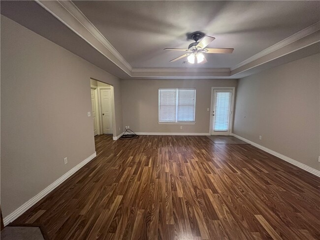 Photo - 2060 Ravenwood Blvd