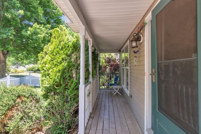 Photo - 1 Coronado Ln