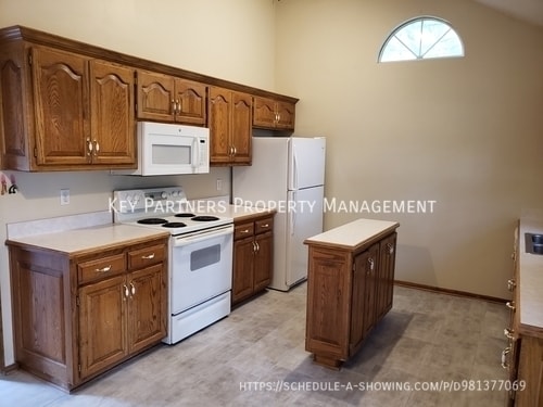 Photo - 501 Kindred Dr