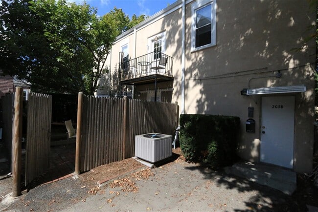 Photo - 205B Highland Ave Unit 2