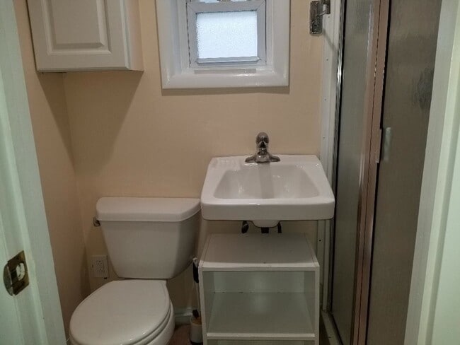 Baño - 608 E Penn St Unidad 1st Fl