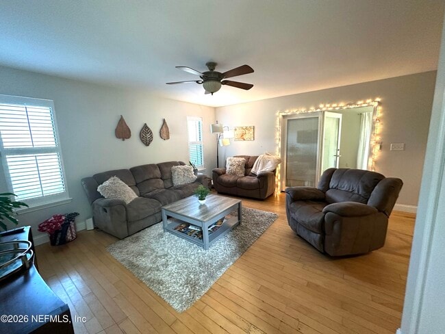 Photo - 483 11th Ave S