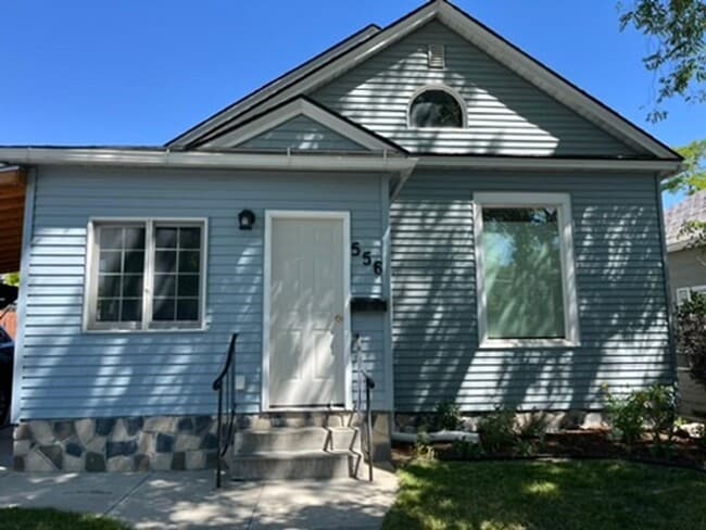 Building Photo - 3 Bed 1 Bath Single Family Home Close to H...