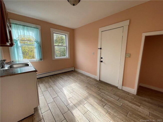 Photo - 145 Plaza Ave Unidad 3