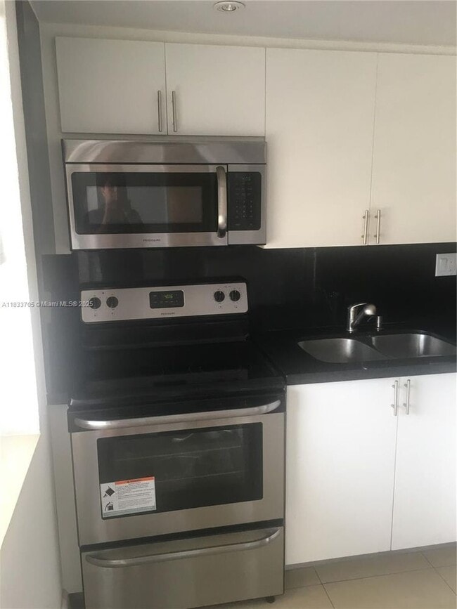 Building Photo - 1750 NE 115th St Unit 608-608 Rental