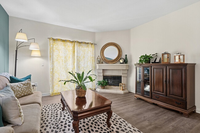 Crescent Heights Luxury Apartment Homes