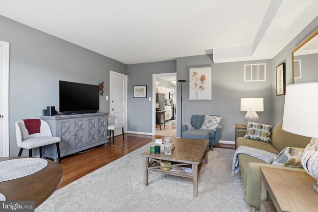 Photo - 7 Russell Rd Unidad D