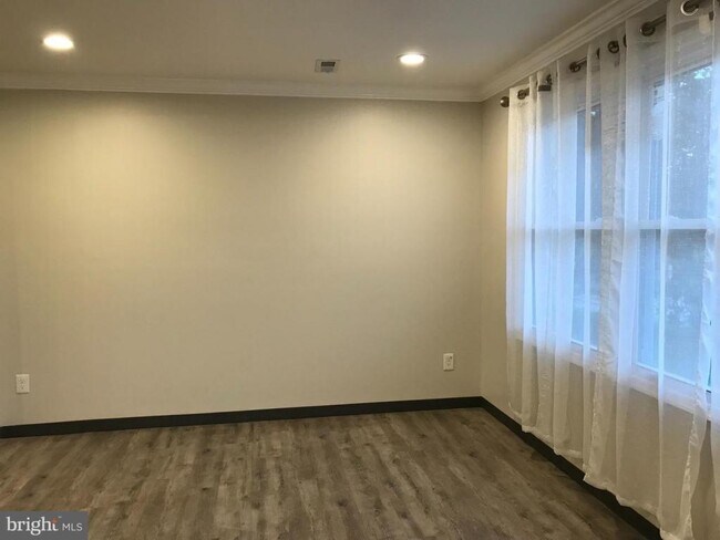 Photo - 5816 Loch Raven Blvd