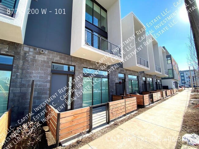 Photo - 877 S 200 W Townhome