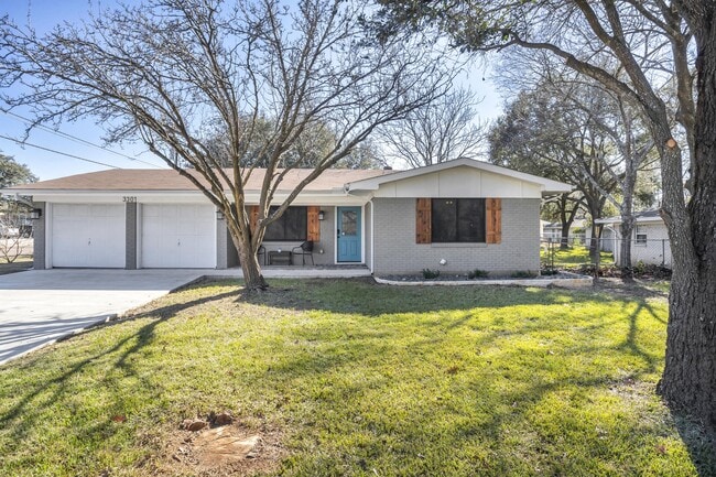 3301 East Dr