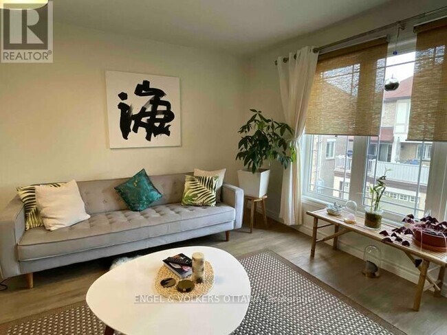 Photo - 102 Paseo Private