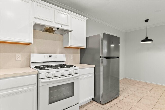 Photo - 6 Thicket Grove Pl