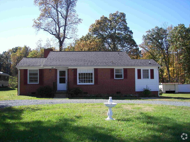 Building Photo - ~~ Beautiful brick ranch in Western Alaman... Rental