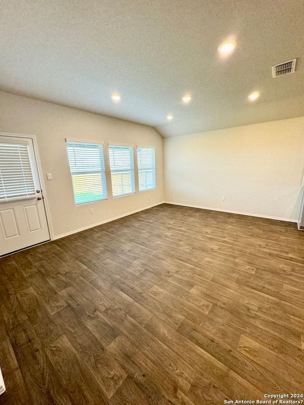 Photo - 1721 James St