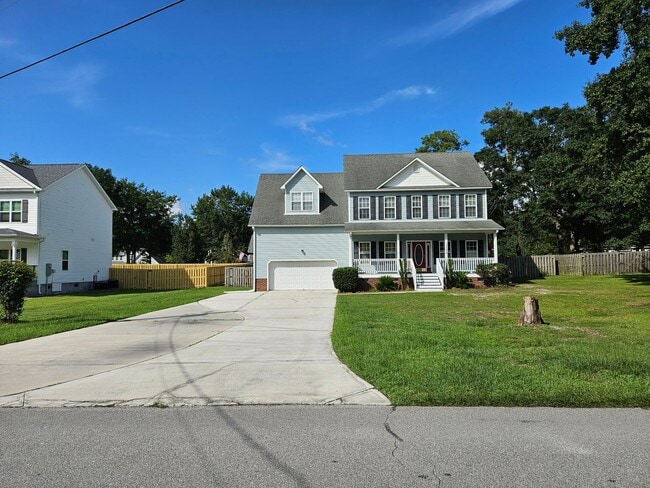 Photo - Beautiful unfurnished 4 bedroom, 2.5 bath ...