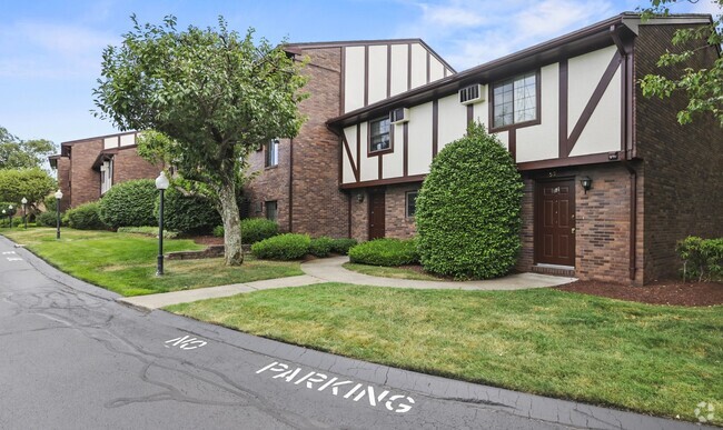 Building Photo - Tudor Glen Village Rental