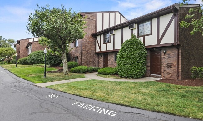 Tudor Glen Village - Tudor Glen Village Apartments