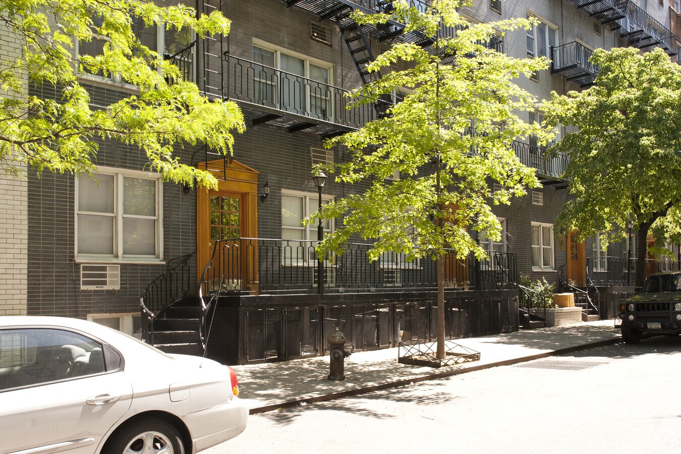 427 - 431 E 83rd St - 427-433 E 83rd St