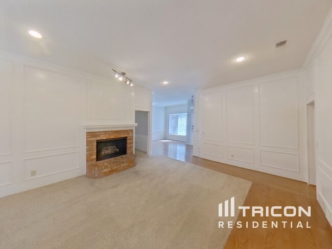 Photo - 2065 Mossberg Dr