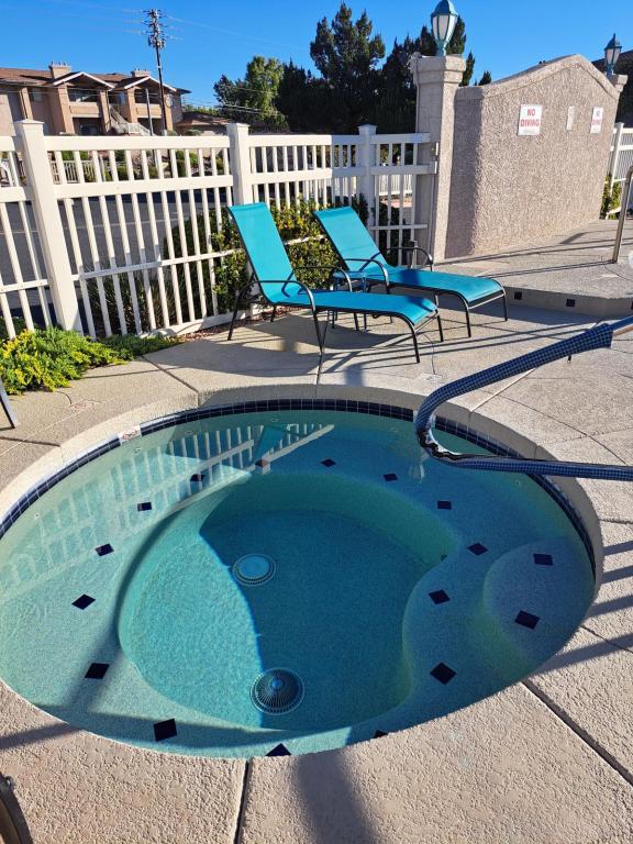 Photo - 985 E Mingus Ave