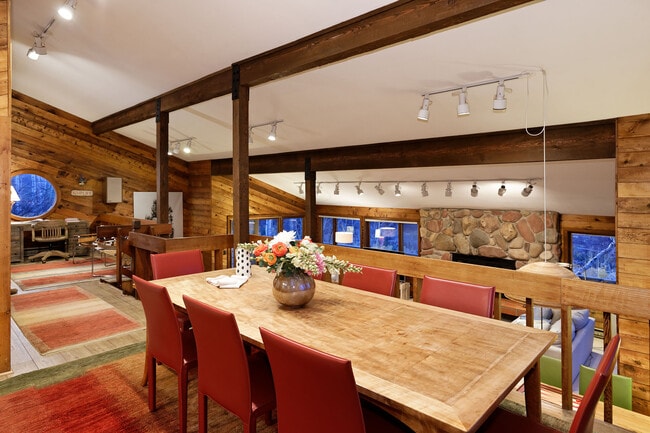 Photo - 198 Bridge Ln