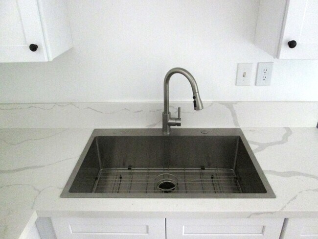 Photo - 6840 Camrose Dr Unit 6834