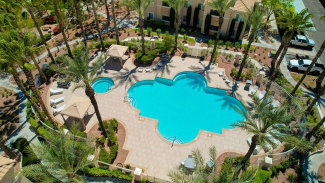 POOL VIEW - La Villa Estates