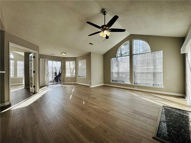 Photo - 1107 Sandy Ln Dr