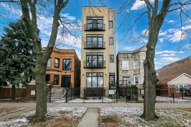 Building Photo - 3416 W Franklin Blvd Rental