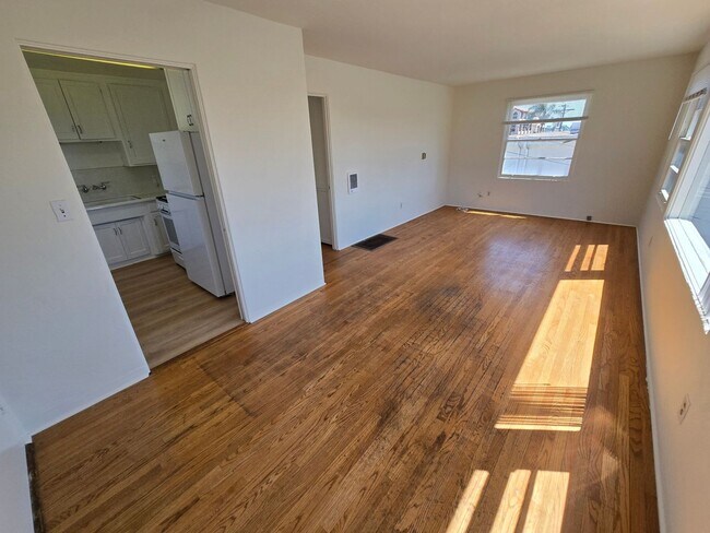 Photo - Morena Blvd. 2827-2831 Unit 2831