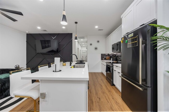 Photo - 205 Bolden St Unidad A