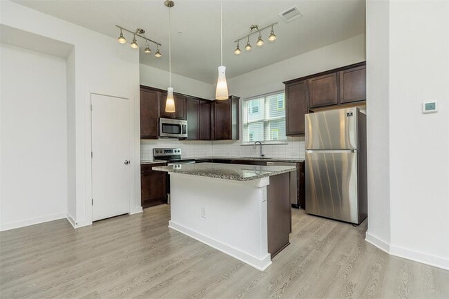 Photo - 712 Enchantment Trl