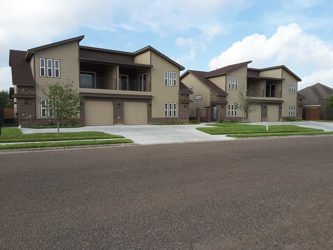 Photo - 1000 E Daffodil Unit 1
