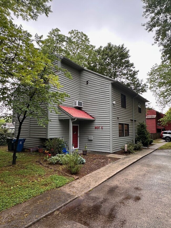Photo - Cute 3/2.5 Townhome Near Downtown Durham